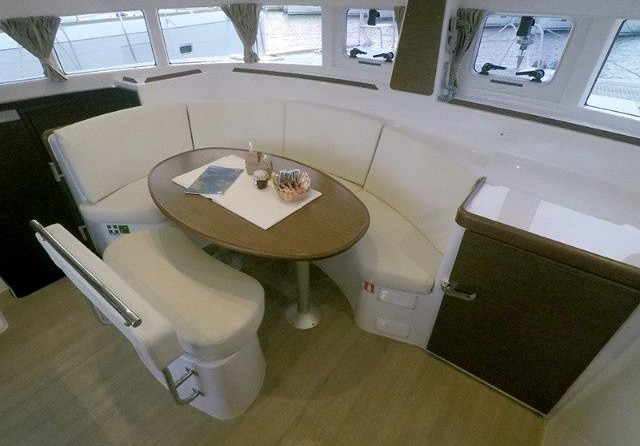 Lagoon 380 S2