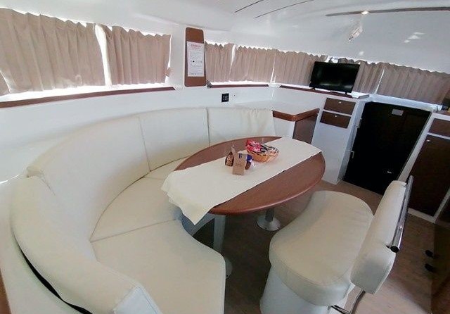 Lagoon 380 S2