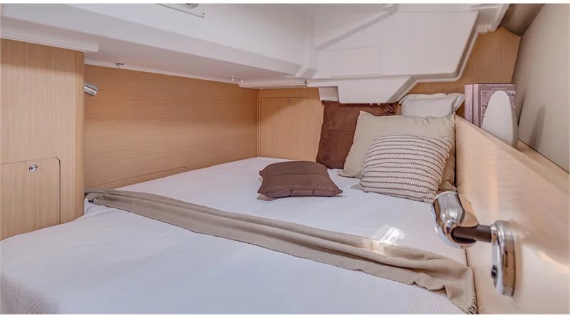 Beneteau Oceanis 38.1