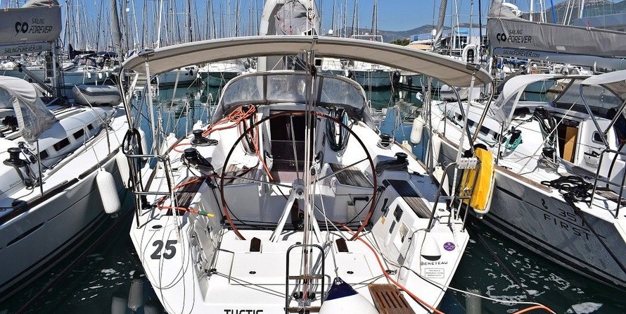 Beneteau First 35