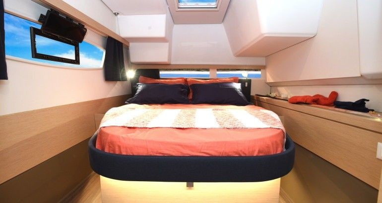 Fountaine Pajot Lucia 40