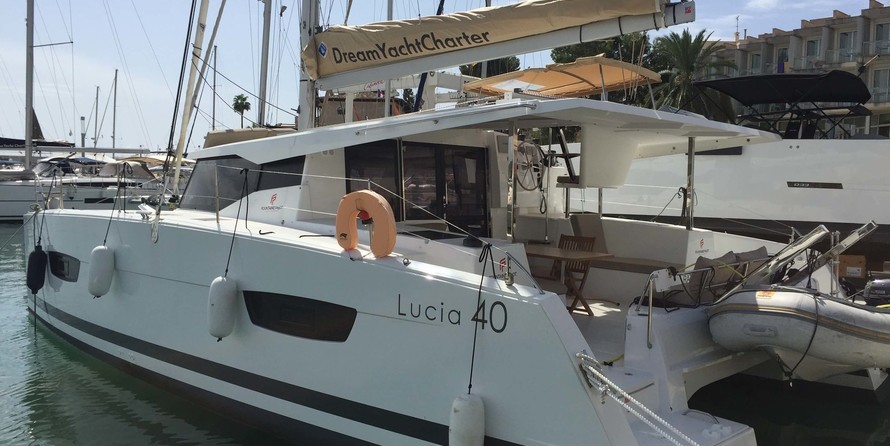 Fountaine Pajot Lucia 40