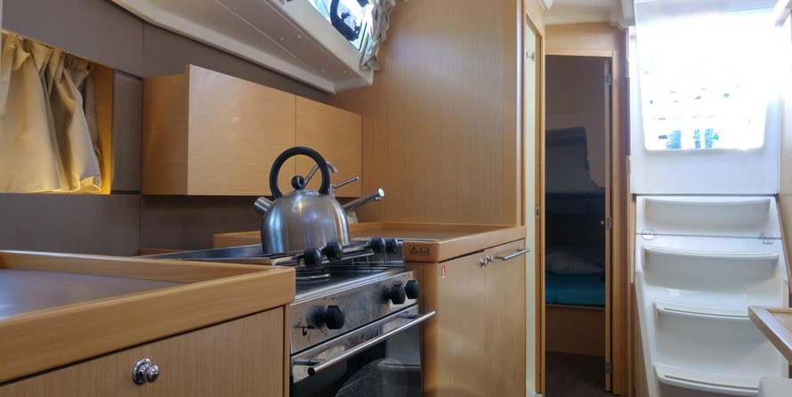 Beneteau Oceanis 38