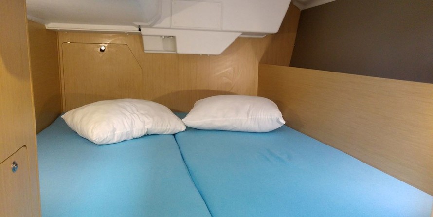 Beneteau Oceanis 38