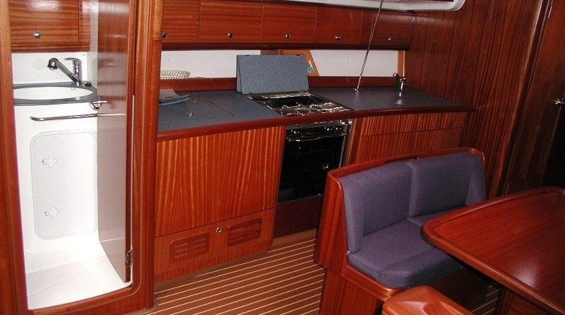 Bavaria 44