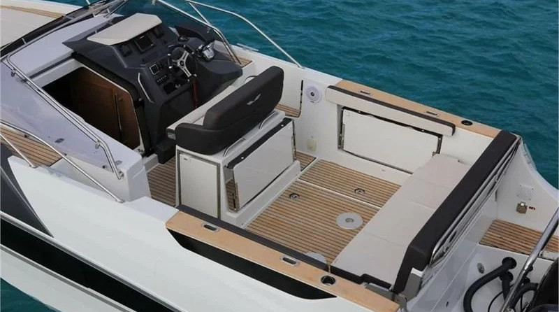 Beneteau Flyer 8.8 SUNdeck