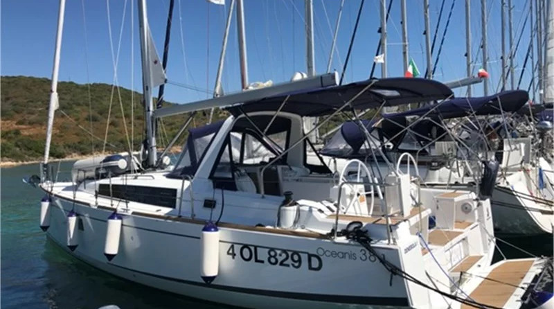 Beneteau Oceanis 38.1