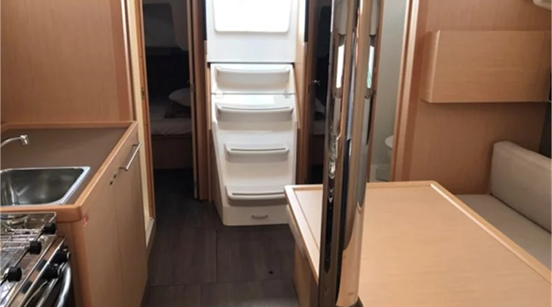 Beneteau Oceanis 38.1