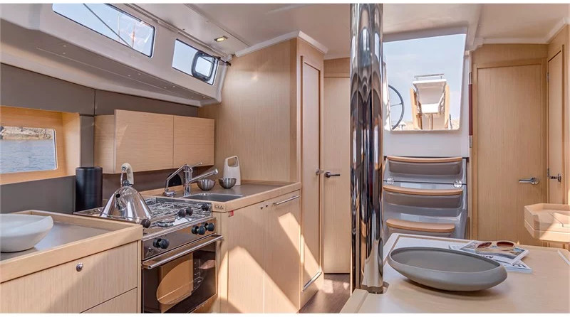 Beneteau Oceanis 38.1