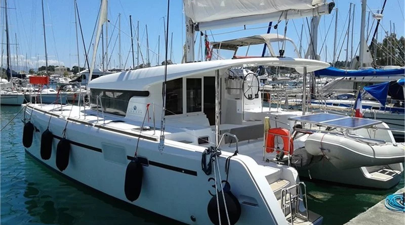 Lagoon 39