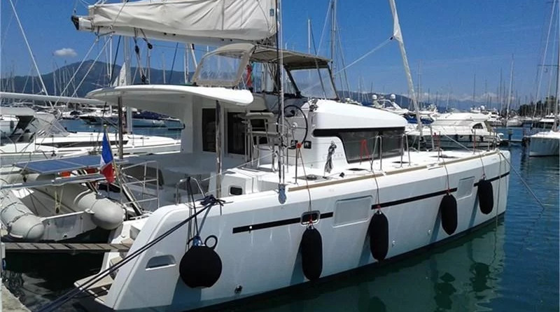 Lagoon 39