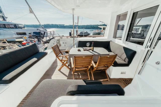 Lagoon 40