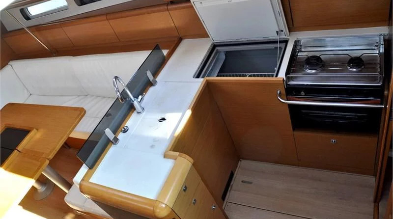 Sun Odyssey 439 (4Cab)