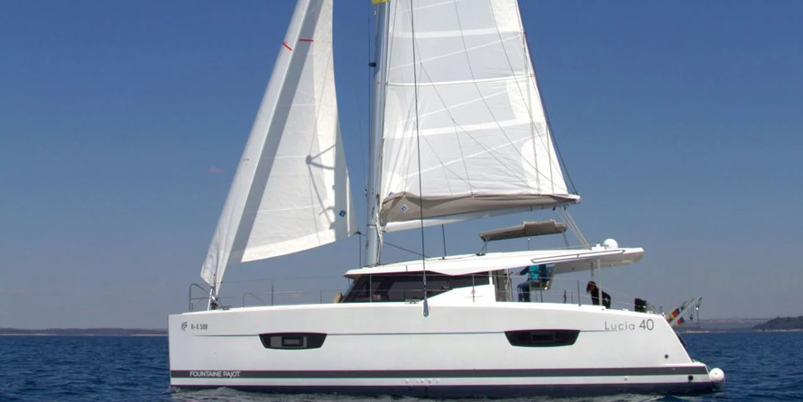 Fountaine Pajot Lucia 40