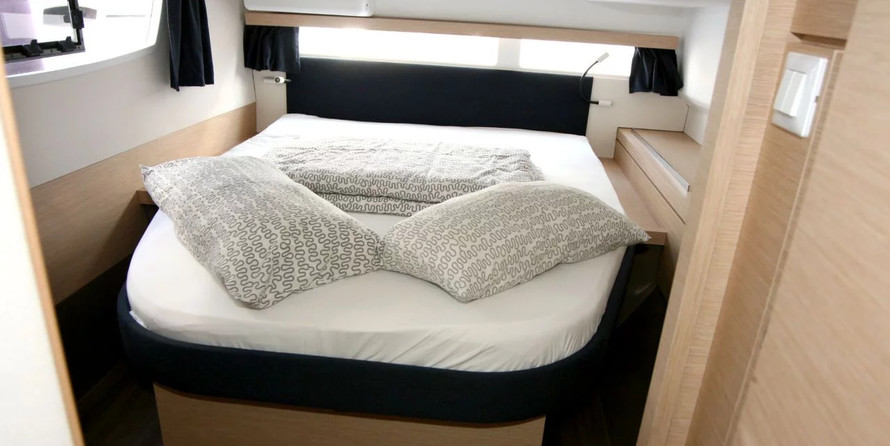 Fountaine Pajot Lucia 40