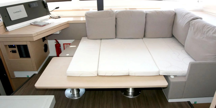 Fountaine Pajot Lucia 40