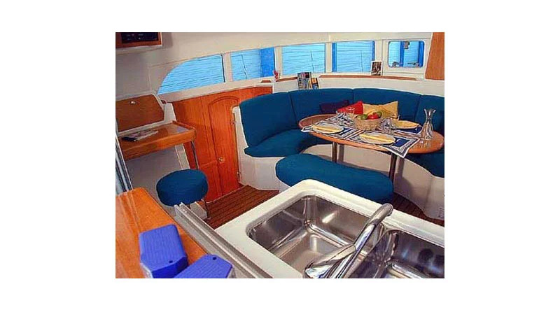 Lagoon 380 (3Cab)