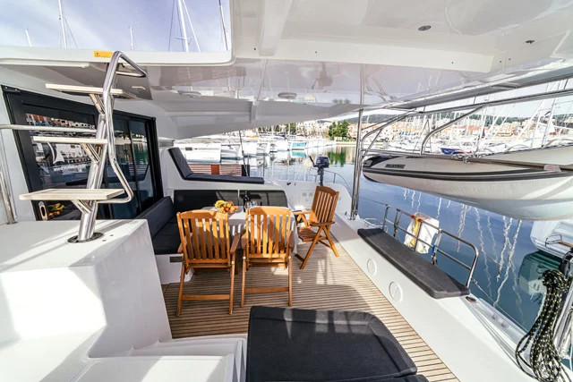 Lagoon 42