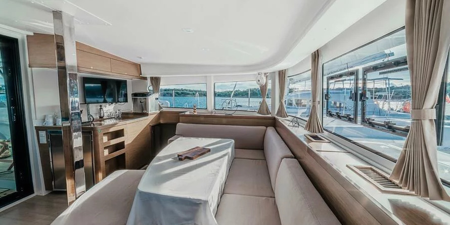 Lagoon 42