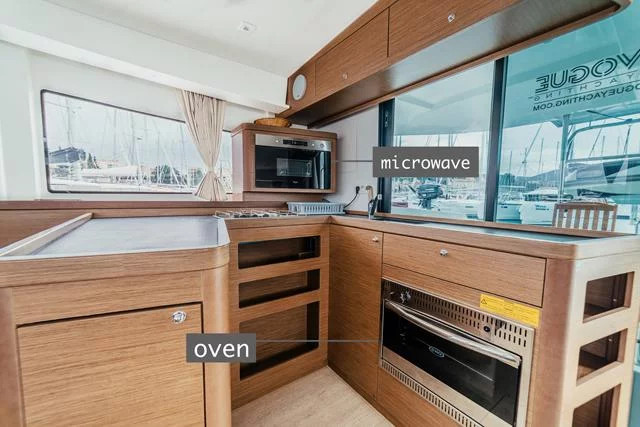 Lagoon 42