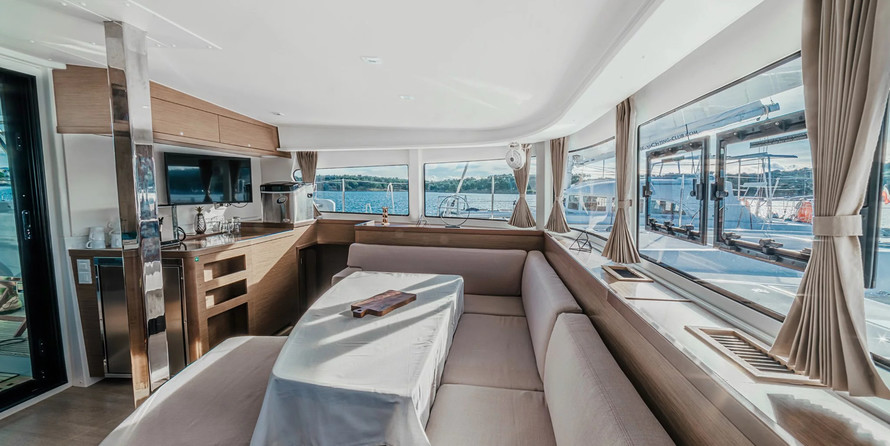 Lagoon 42