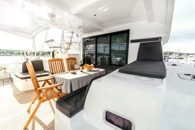 Lagoon 42