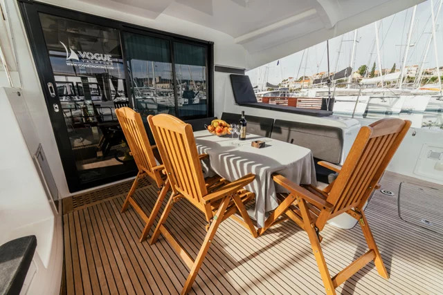 Lagoon 42