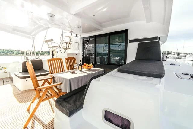Lagoon 42