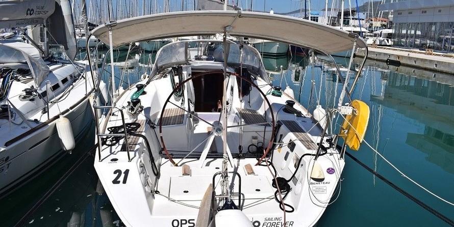 Beneteau First 35