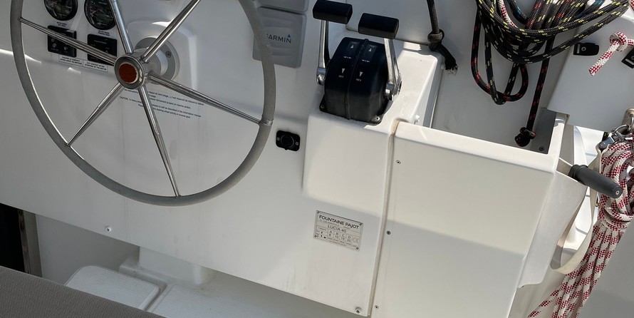 Fountaine Pajot Lucia 40
