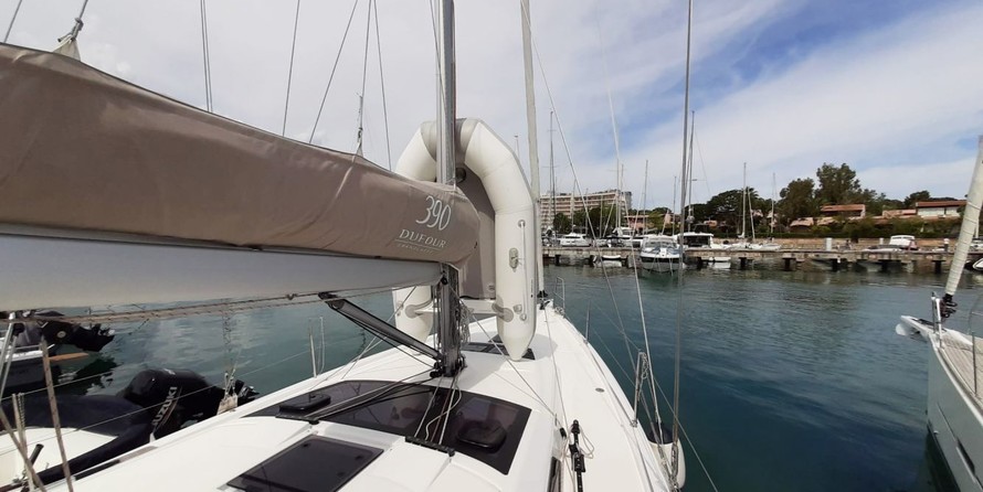 Dufour 390