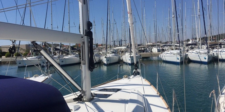 Beneteau Oceanis 38