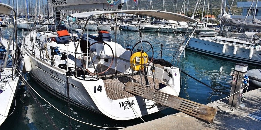 Beneteau First 45
