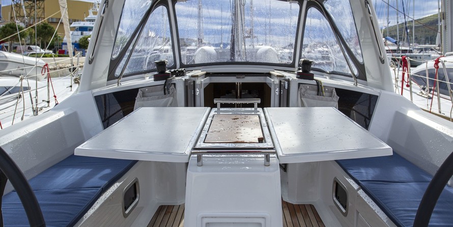 Beneteau Oceanis 38