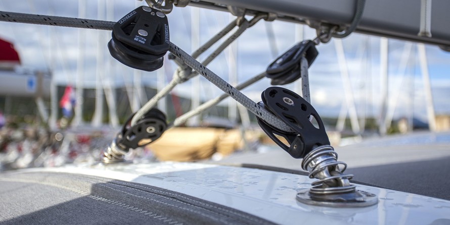 Beneteau Oceanis 38