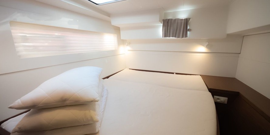 Lagoon 40