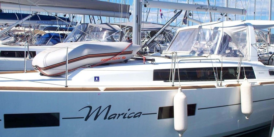 Beneteau Oceanis 38