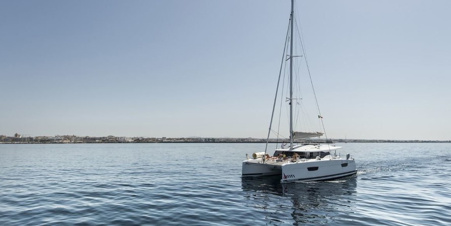 Fountaine Pajot Astréa 42