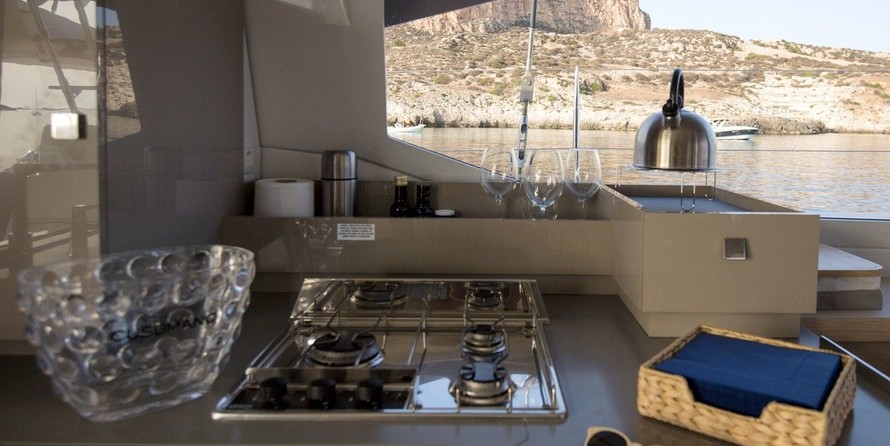 Fountaine Pajot Astréa 42