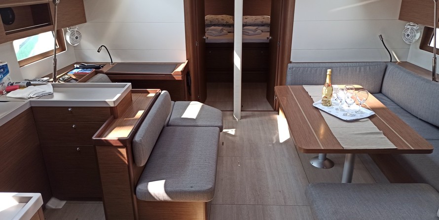 Beneteau Oceanis 51.1