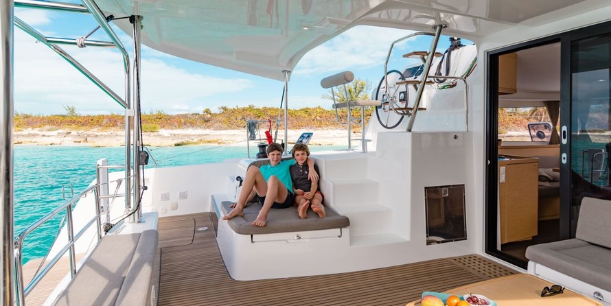 Lagoon 42
