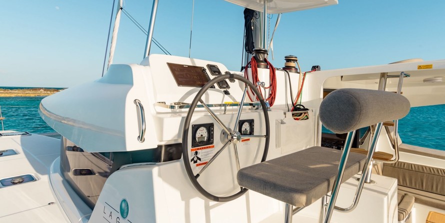 Lagoon 42