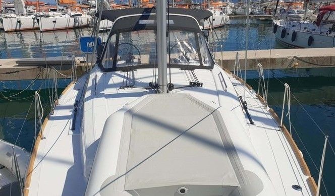 Beneteau Oceanis 38