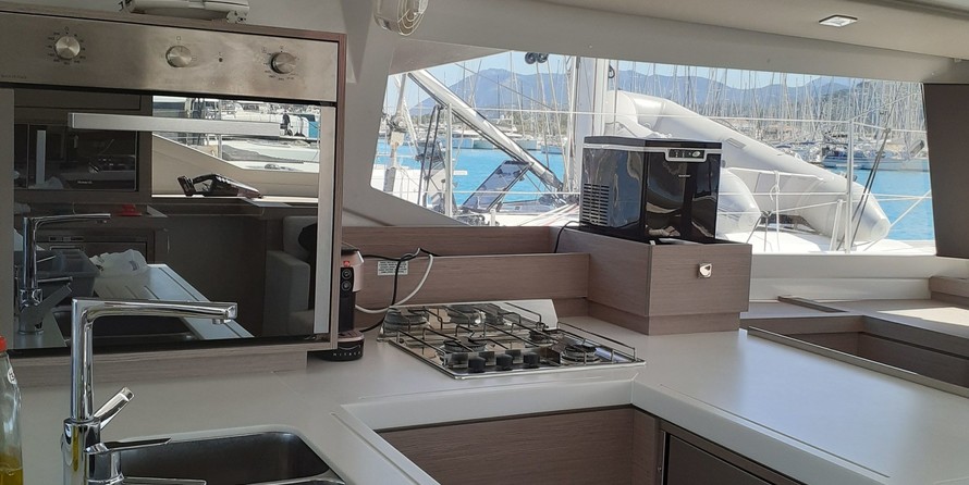 Fountaine Pajot Astréa 42