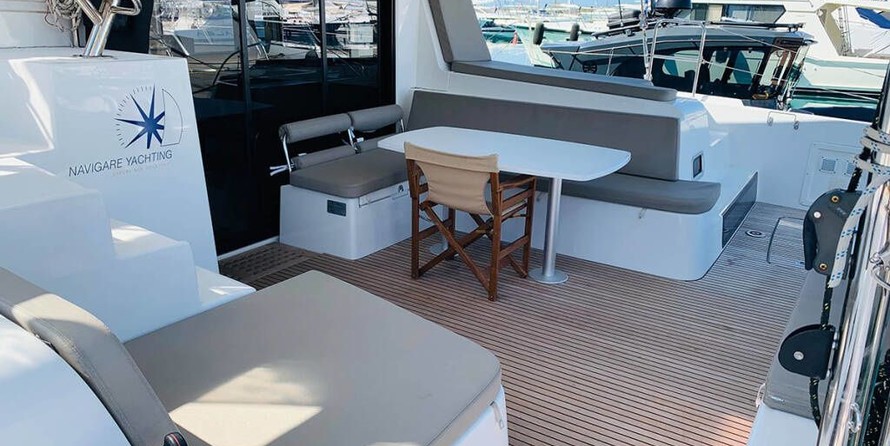 Lagoon 42