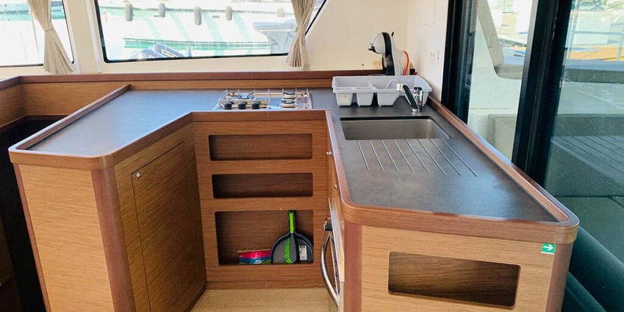 Lagoon 42