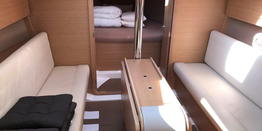 Dufour 350