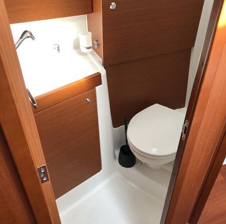 Beneteau Oceanis 38