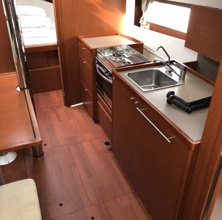 Beneteau Oceanis 38