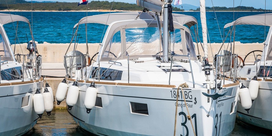 Beneteau Oceanis 38